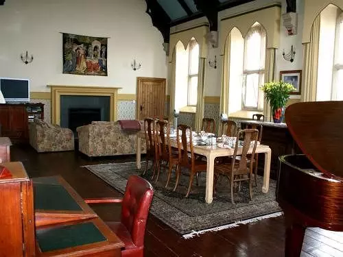 ペンション The Old Court - Guest House