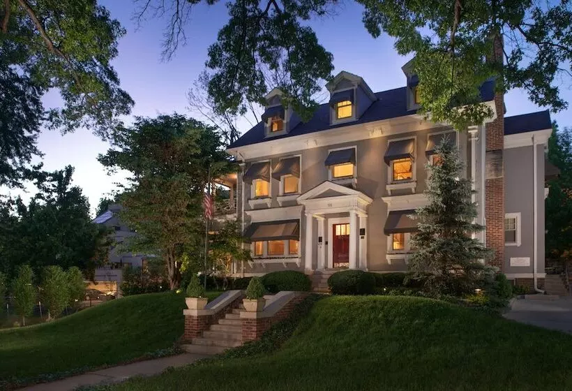 ベッドアンドブレックファースト William Gillis At Southmoreland On The Plaza