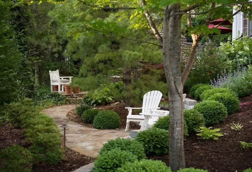 ベッドアンドブレックファースト William Gillis At Southmoreland On The Plaza