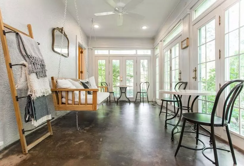 ベッドアンドブレックファースト William Gillis At Southmoreland On The Plaza