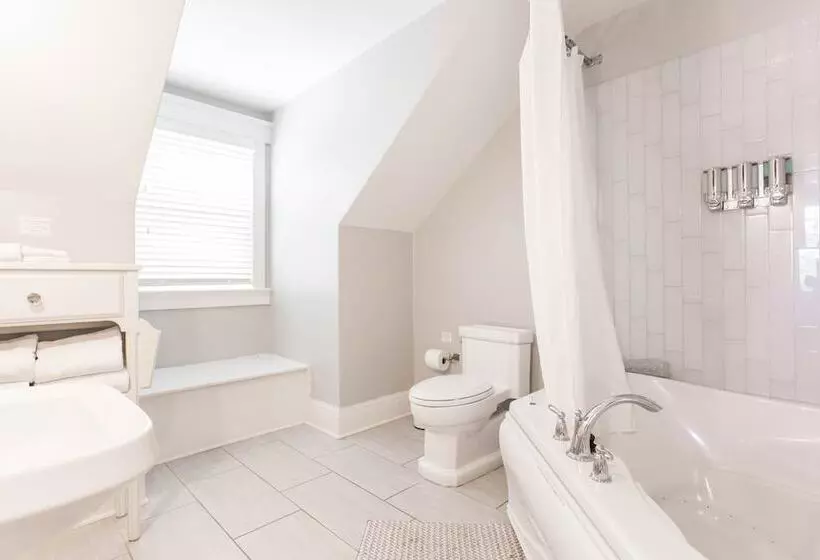 ベッドアンドブレックファースト William Gillis At Southmoreland On The Plaza