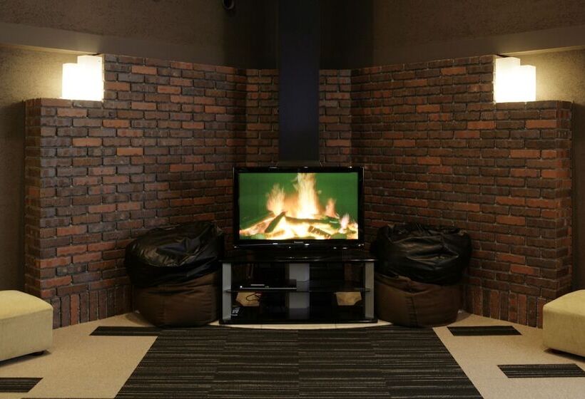 The Ridge Hotel & Apartments