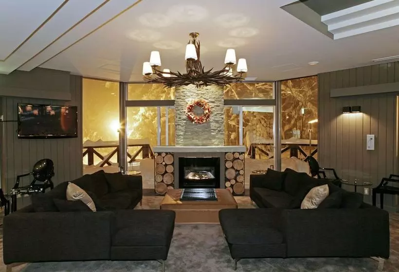 The Ridge Hotel & Apartments