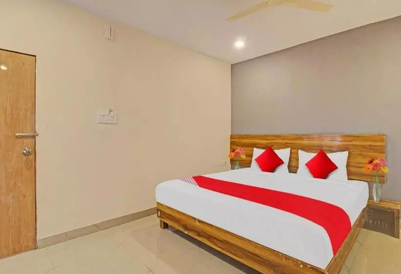 Flagship Hotel R Square