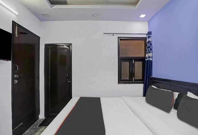 ホテル Collection O Nirvana Residency Near Lotus Temple