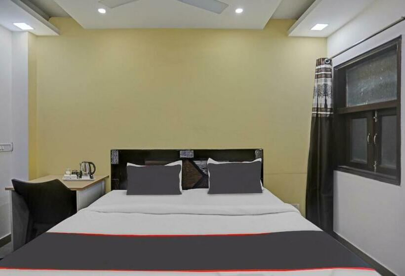 ホテル Collection O Nirvana Residency Near Lotus Temple