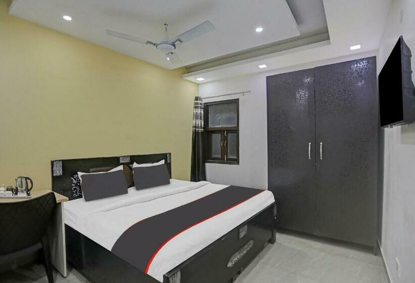 ホテル Collection O Nirvana Residency Near Lotus Temple