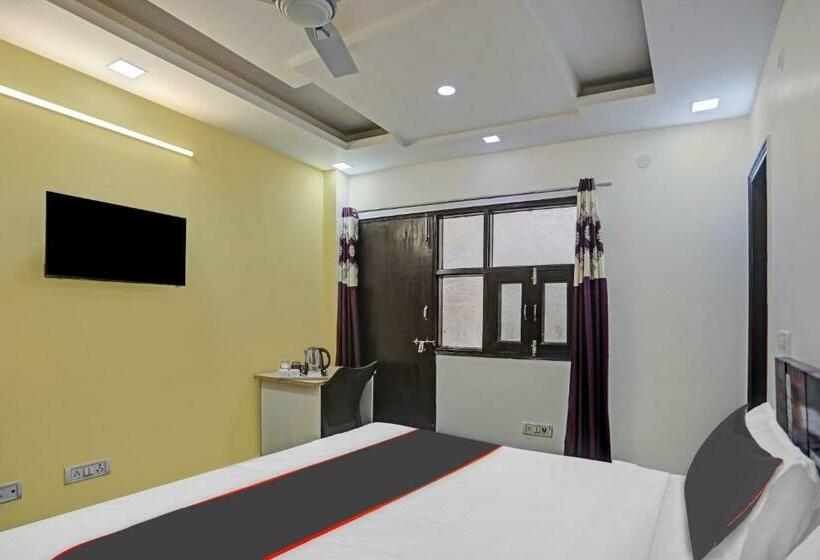 ホテル Collection O Nirvana Residency Near Lotus Temple