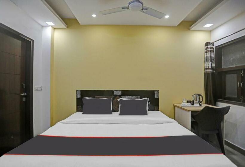 ホテル Collection O Nirvana Residency Near Lotus Temple