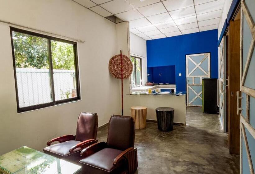 カプセルホテル Lost & Found Hostel Weligama