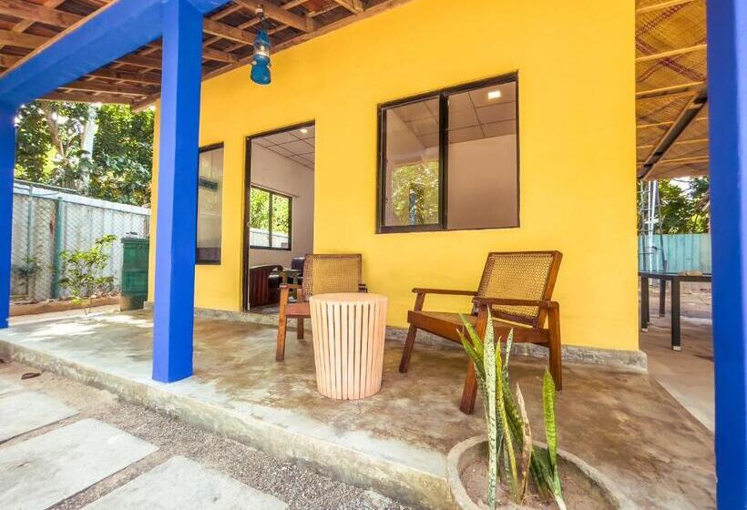 カプセルホテル Lost & Found Hostel Weligama