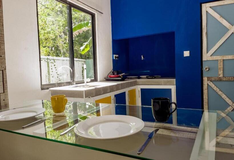 カプセルホテル Lost & Found Hostel Weligama