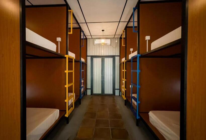 カプセルホテル Lost & Found Hostel Weligama