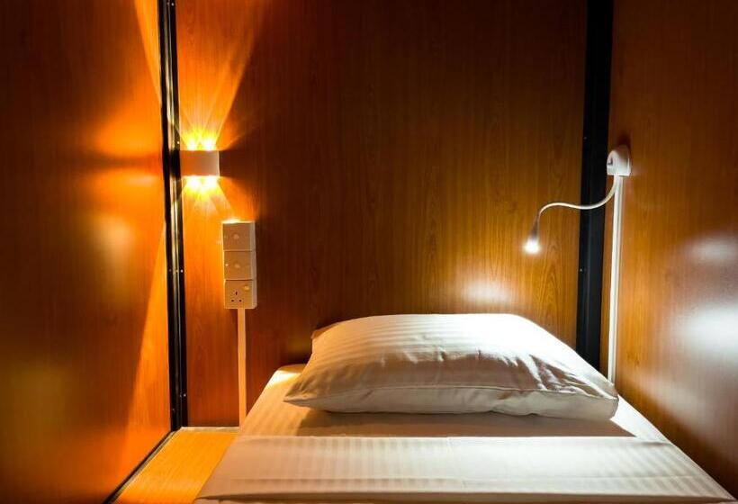 カプセルホテル Lost & Found Hostel Weligama