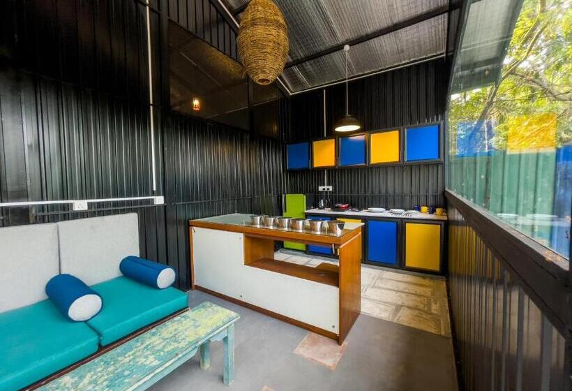 カプセルホテル Lost & Found Hostel Weligama