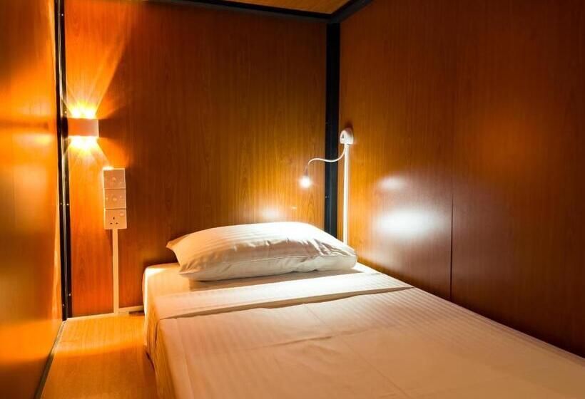 カプセルホテル Lost & Found Hostel Weligama