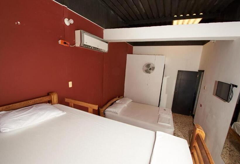 فندق Flamencamarones