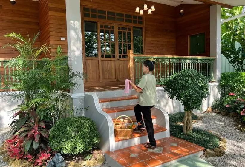 Hotelli Home Of Dusita