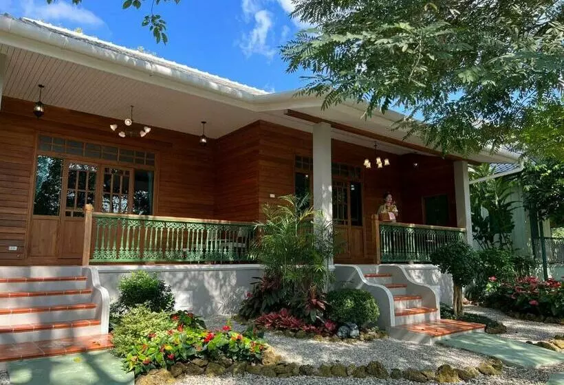 Hotelli Home Of Dusita