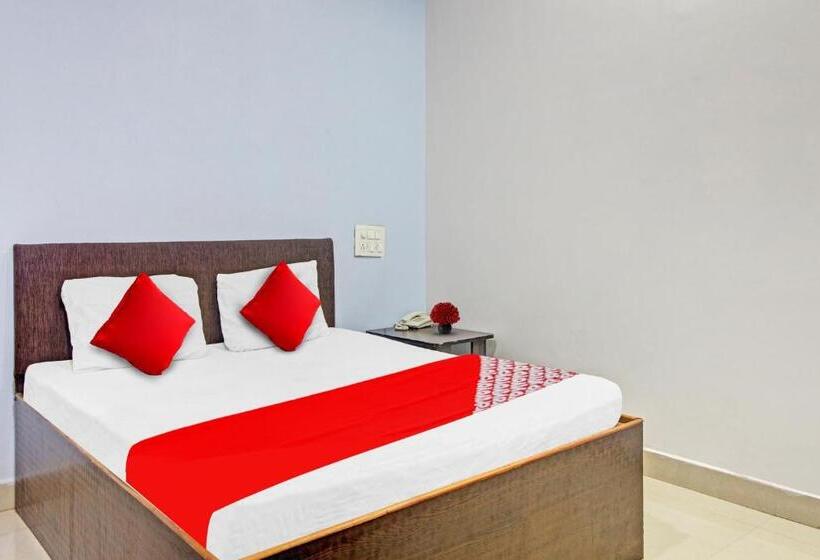 Hotel Oyo Flagship 80488  Vrundawan