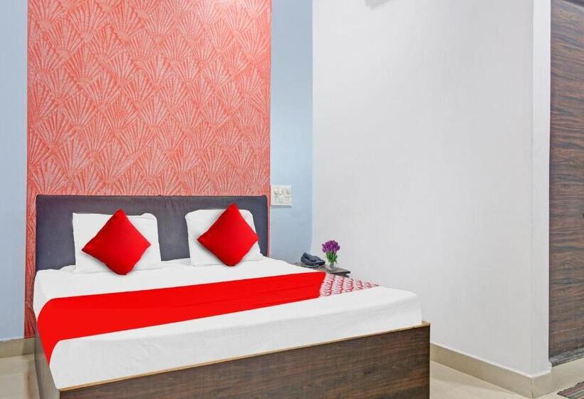 Hotel Oyo Flagship 80488  Vrundawan