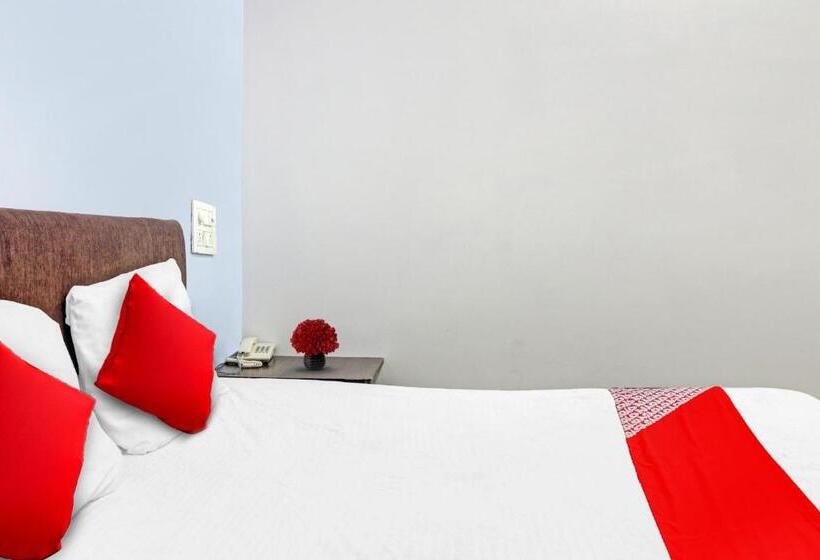 Hotel Oyo Flagship 80488  Vrundawan