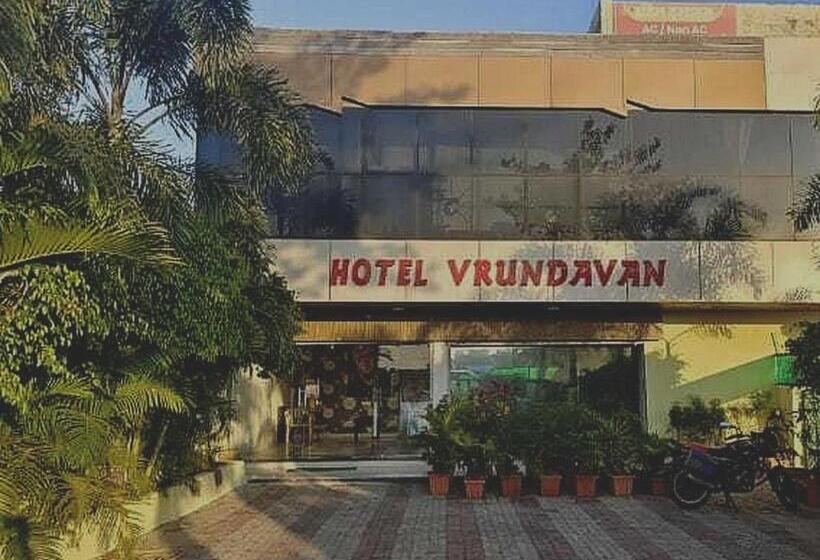 Hotel Oyo Flagship 80488  Vrundawan