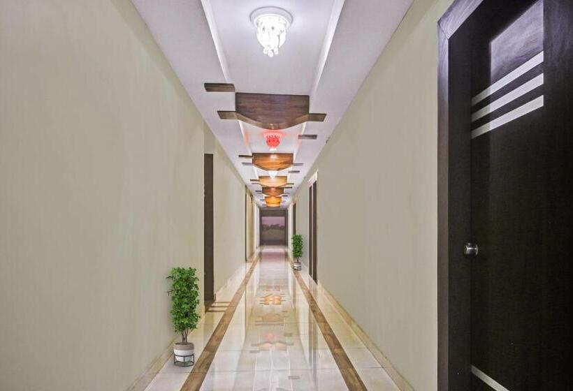 Hotel Oyo Flagship 80488  Vrundawan