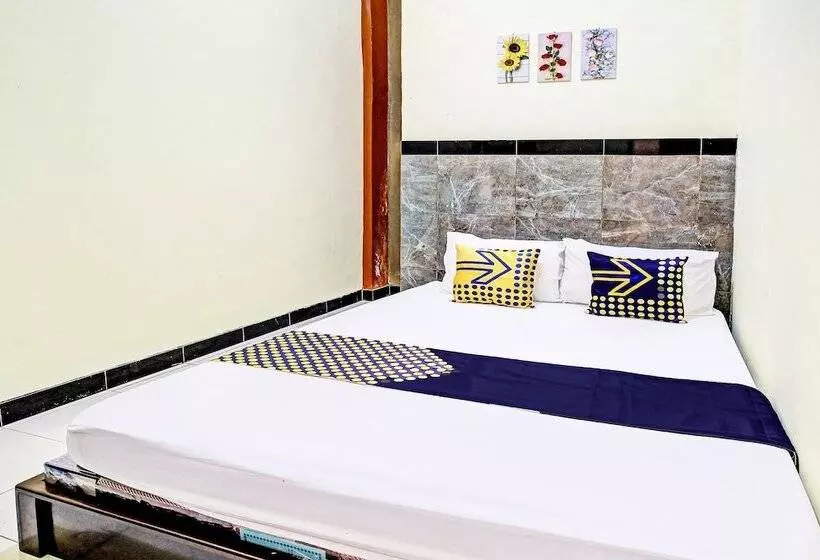 Hotelli Spot On 92123 Chikam House Syariah