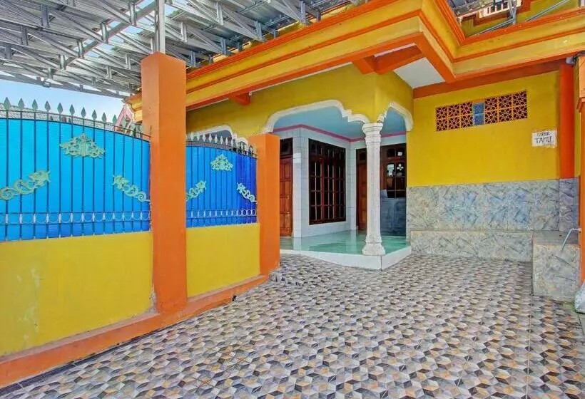 Hotelli Spot On 92123 Chikam House Syariah