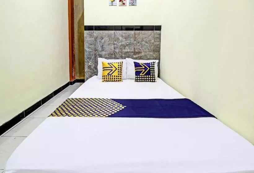 Hotelli Spot On 92123 Chikam House Syariah