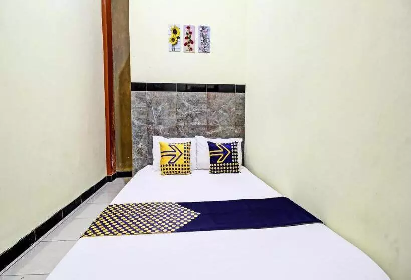 Hotelli Spot On 92123 Chikam House Syariah