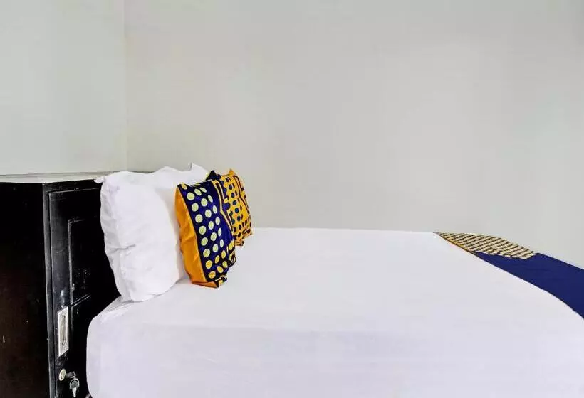 Hotelli Spot On 92123 Chikam House Syariah