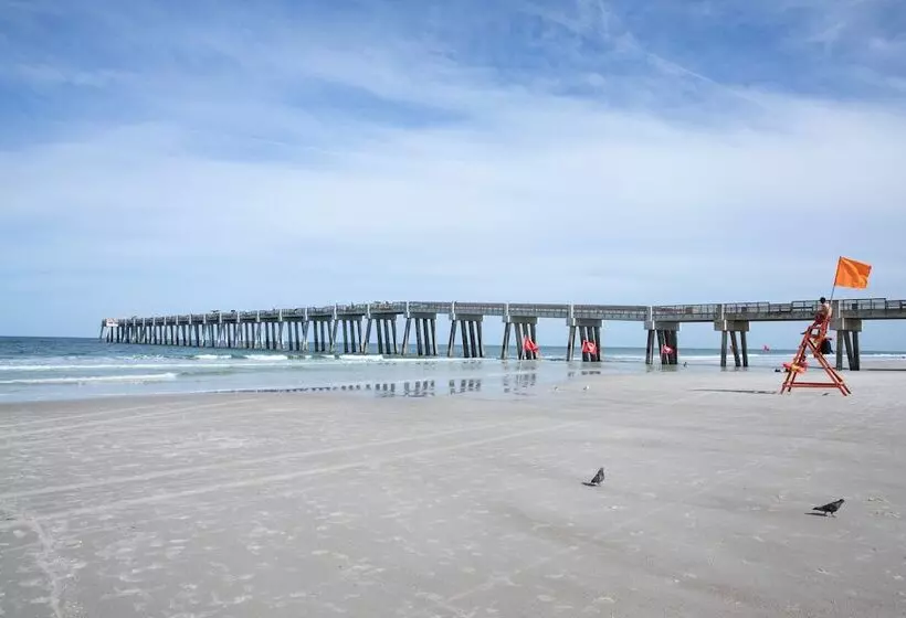 Hotelli Springhill Suites By Marriott Jacksonville Beach Oceanfront