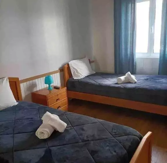 پانسیون Azores House