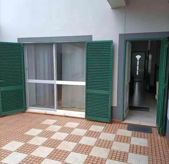 پانسیون Azores House