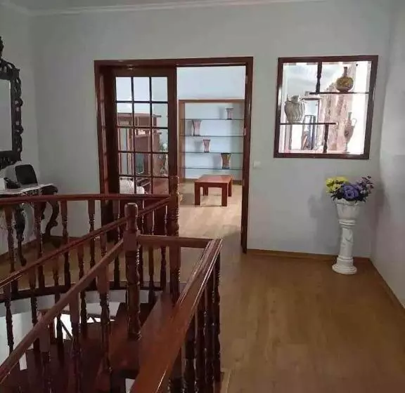 پانسیون Azores House