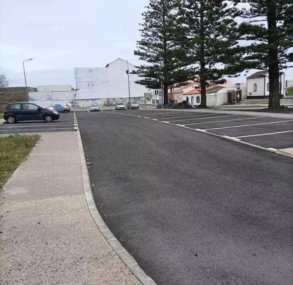 پانسیون Azores House