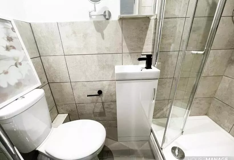 Majatalo Erin Court Mansion   Rm 11