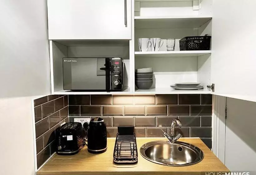 Majatalo Erin Court Mansion   Rm 11