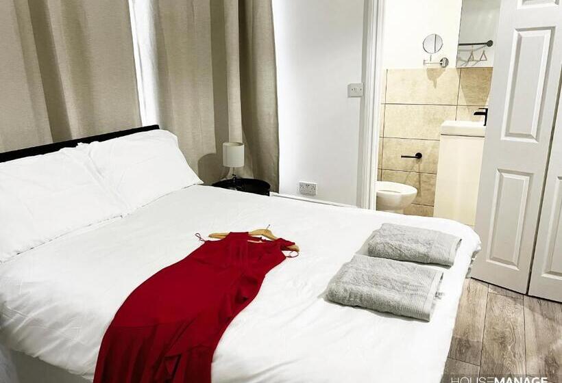 پانسیون Erin Court Mansion   Rm 11