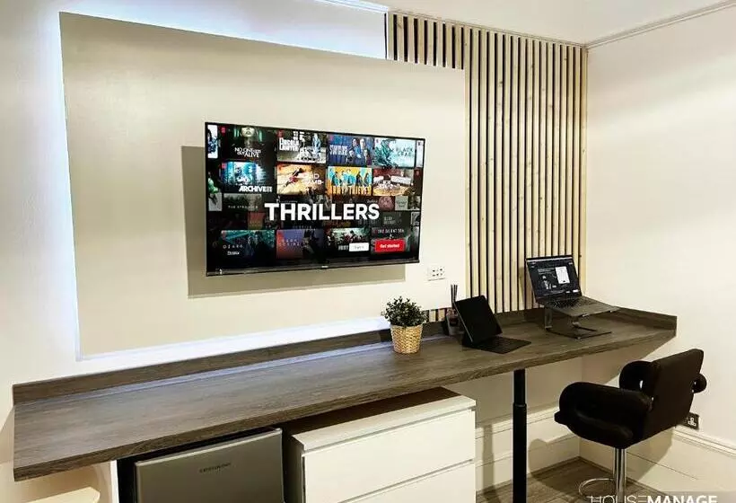 Majatalo Erin Court Mansion   Rm 11