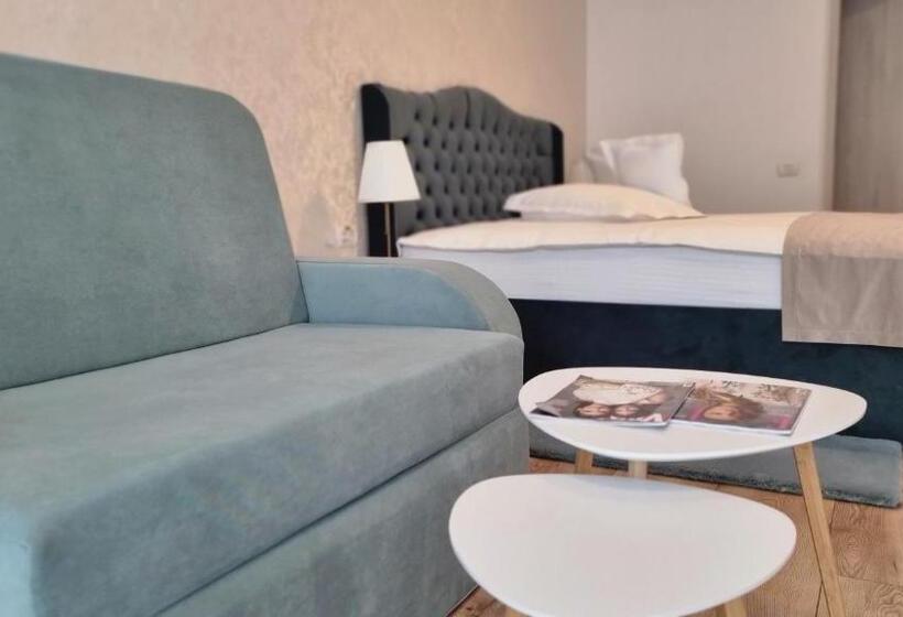 膳宿费 Queen Doftana