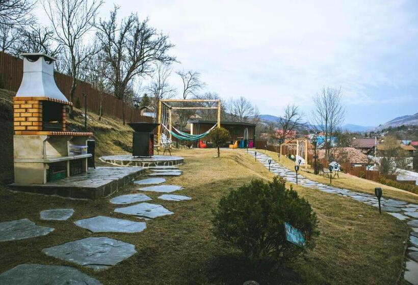 膳宿费 Queen Doftana