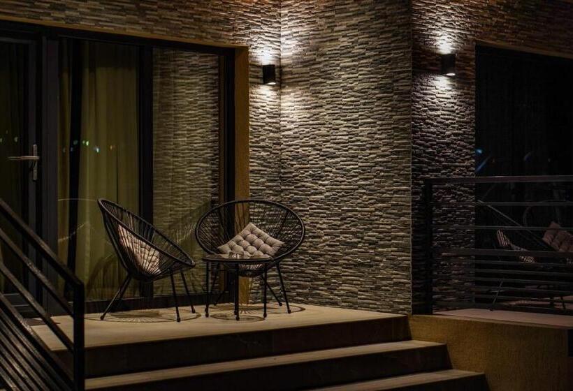 膳宿费 Queen Doftana