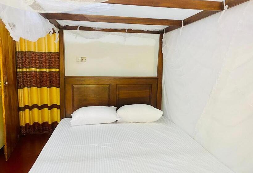 Pension Shine Villa Mirissa