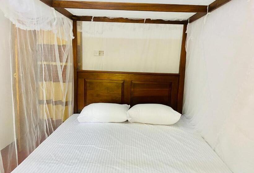 Pension Shine Villa Mirissa