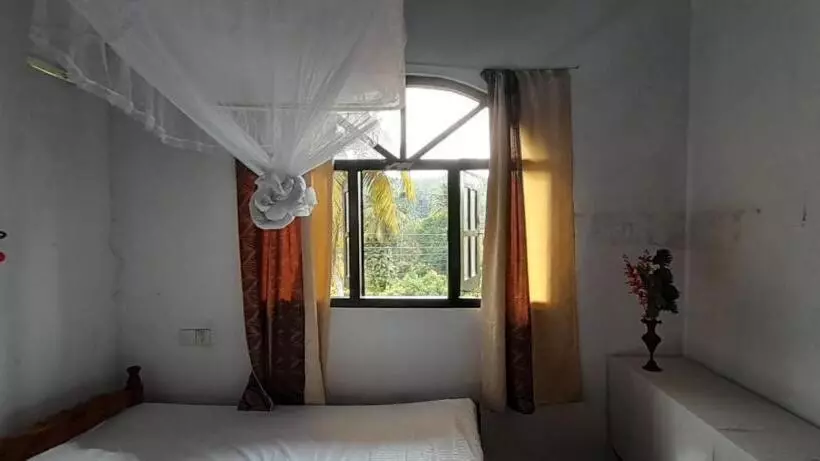 پانسیون Unawatuna White Villa