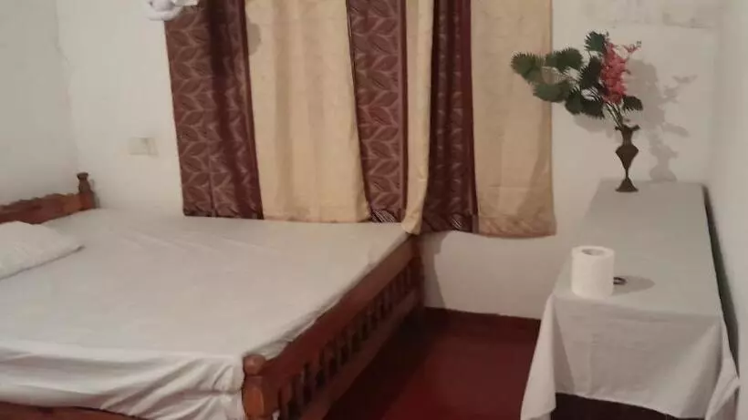 پانسیون Unawatuna White Villa