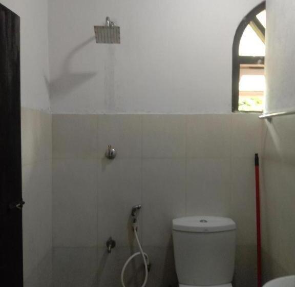 Pensão Unawatuna White Villa